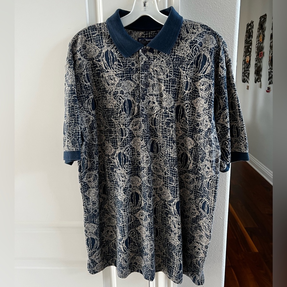 CLEARANCE Men’s Medium Blue and Cream Fish Patterned Collared T-Shirt